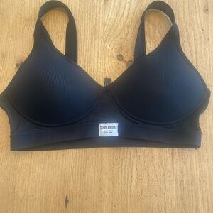 Steve Madden Black Seamless Molded Cup Sports Bra